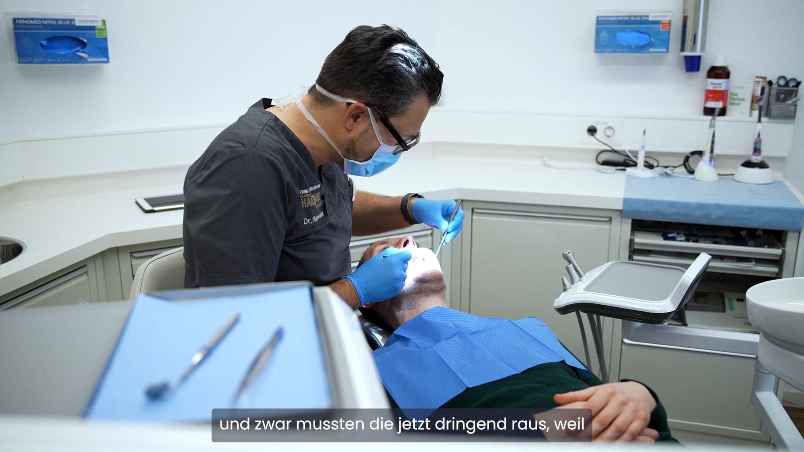 Behandlung in der Praxis Dr. Hansmann
